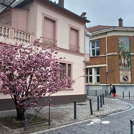 3' Subway, 15' Center, Ac, Parking, Calm, Balcony Daire *