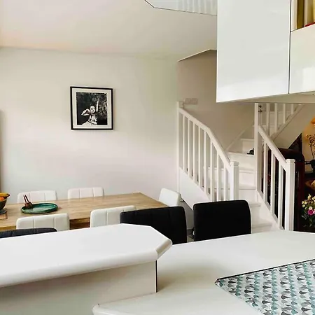 Daire 3' Subway, 15' Center, Ac, Parking, Calm, Balcony *